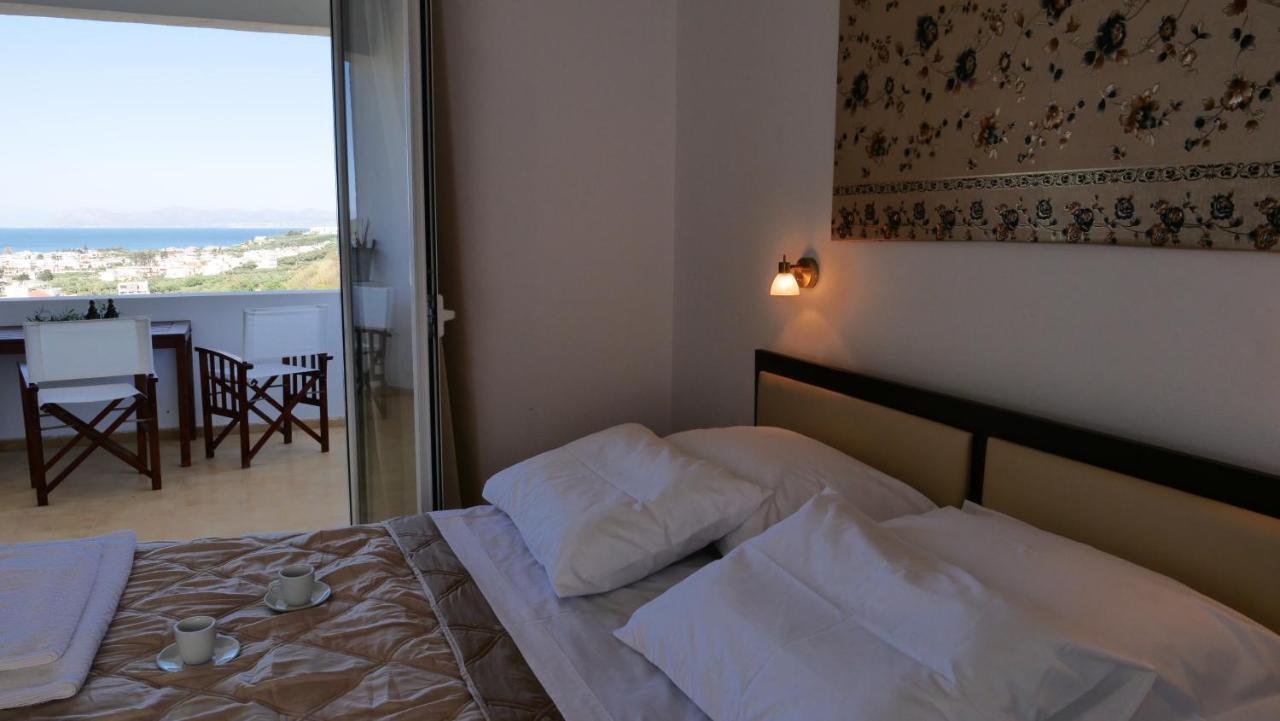 Thea Apartment Agia Marina  Exterior photo